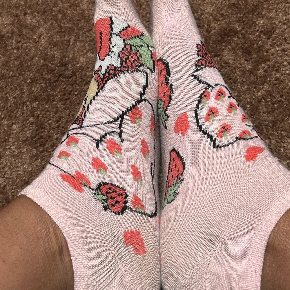 🍰Sweet Strawberry Worn Socks 🍓